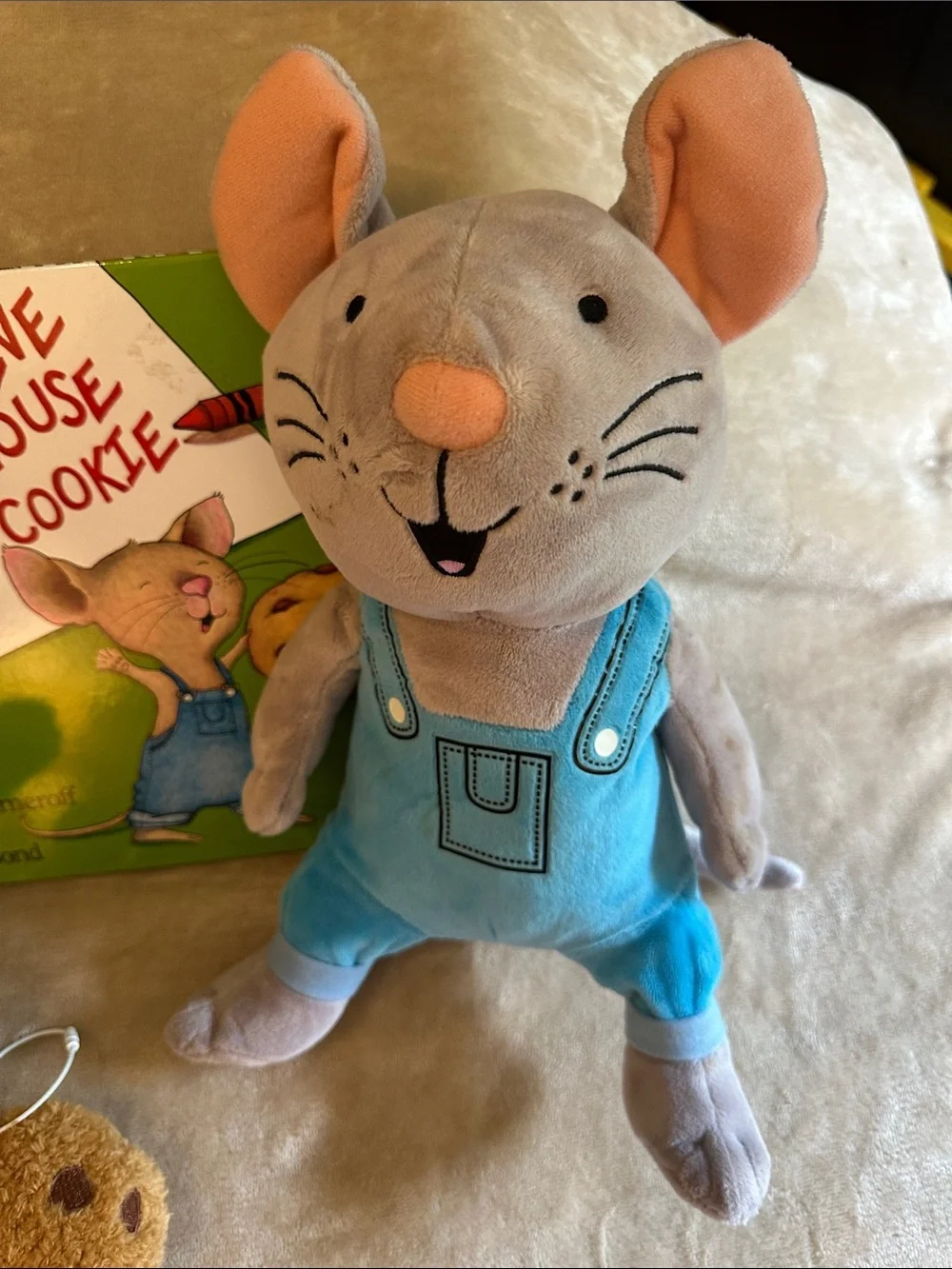 Kohl's Gray Mouse Plush Pair in Blue Overalls with Cookie Toy